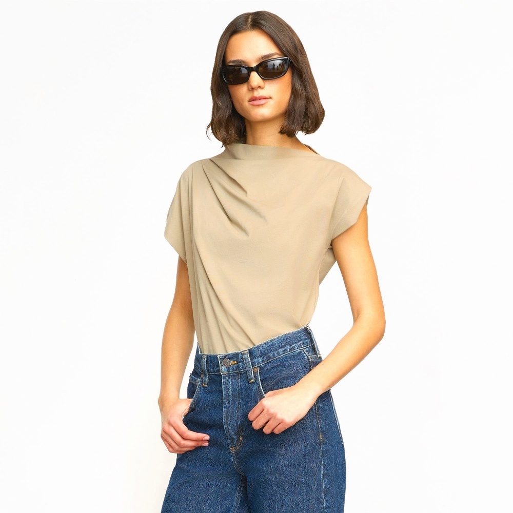 Modern Citizen Kenny Asymmetric-Neck Tee Size STrue Tan / S